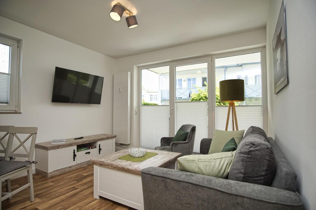 Terrasse, Gratis Nutzung Vom Ahoi Erlebnisbad Und Sauna In Sellin - Villa Karola Fewo 02 괴렌 외부 사진